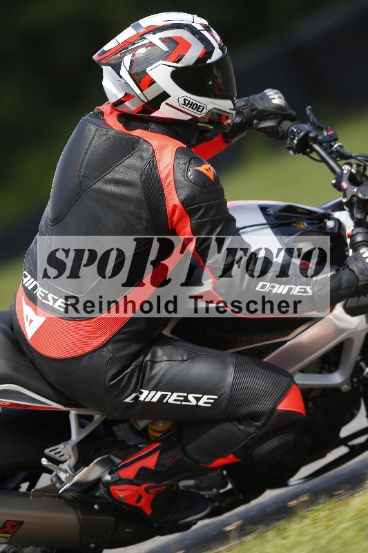 /Archiv-2024/29 12.06.2024 MOTO.CH Track Day ADR/Gruppe blau/42